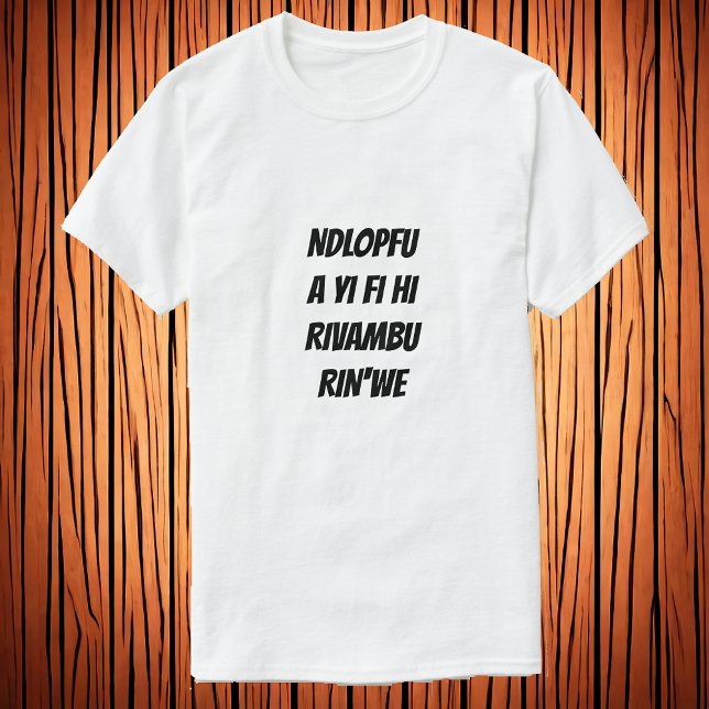 T-shirt Un éléphant ne meurt pas d'une côte (cassée) (Créateur téléchargé)