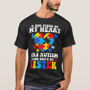 T-shirt Un Gros Morceau De Mon Cœur A De L'Autisme Et C'Es