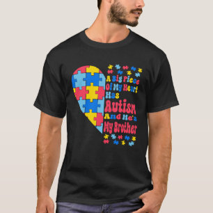 T-shirt Un Gros Morceau De Mon Cœur A De L'autisme Et C'es