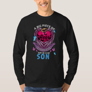 T-shirt Un Gros Morceau De Mon Coeur Vit Au Ciel Il Est Mo