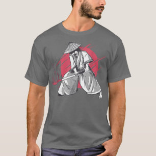 T-shirt Un guerrier samouraï tenant un katana taché de blo