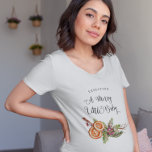 T-shirt Un Joyeux Petit Bébé Noël<br><div class="desc">Design rustique de t-shirt de vacances pour une maman enceinte avec l'aquarelle illustration des botaniques de Noël et des épices. Le texte dit "s'attendre à un joyeux petit bébé."</div>