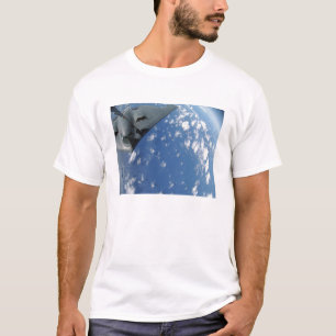 T-shirt Un KC-135 Stratotanker réapprovisionne en