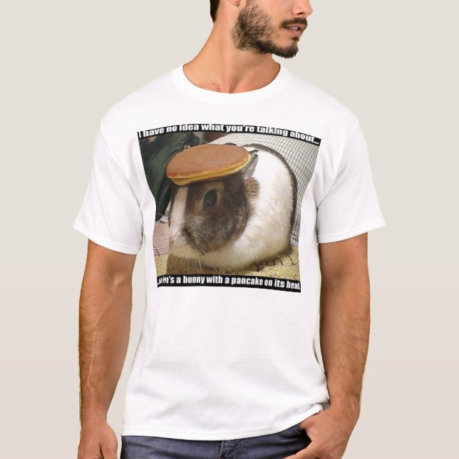 T-shirt Un lapin avec une crêpe sur sa tête (Devant)