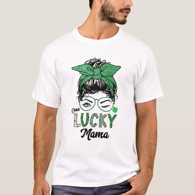 T-shirt Un Lucky Mama Jour de la Saint Patrick Wink Eye Me (Devant)