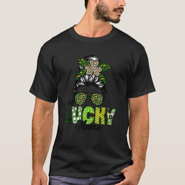T-shirt Un Lucky Mama Leopard Messy Bun Saint Patrick D (Devant)