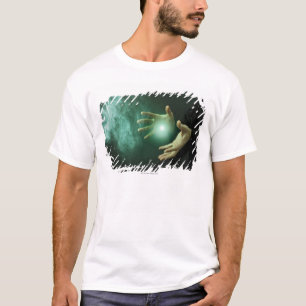 T-shirt Un magicien d'imaginaire faisant la magie avec ses