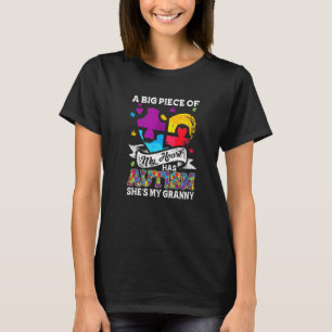 T-shirt Un Morceau De Mon Coeur A L'Autisme Ma Mamie