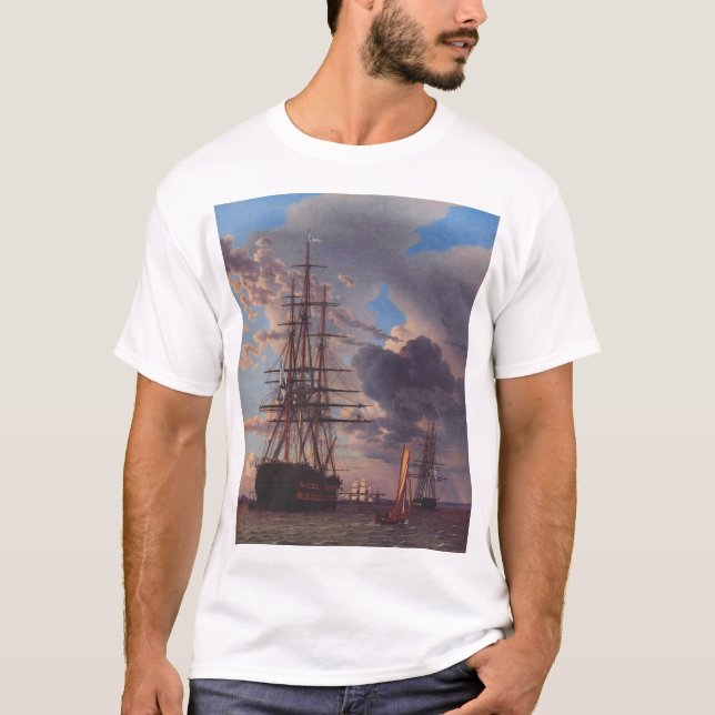 T-shirt Un navire et une frégate à l'ancre  (Devant)