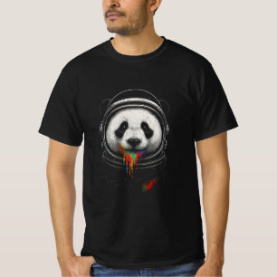 T-shirt Un ours panda noir et blanc portant une combinaiso