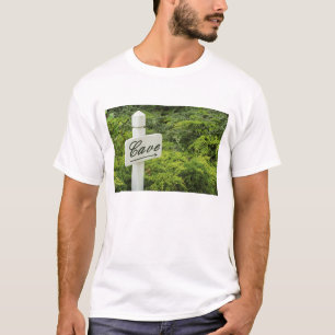 T-shirt Un panneau indiquant la cave à vin (Cave) dans