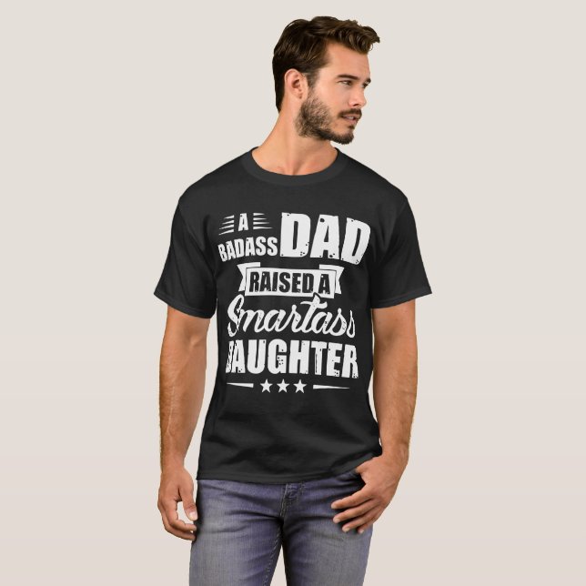 T-shirt un papa de badass a élevé un mécanicien de (Devant entier)