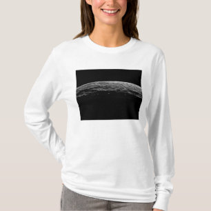 T-shirt Un paysage irréel de la lune de Saturn