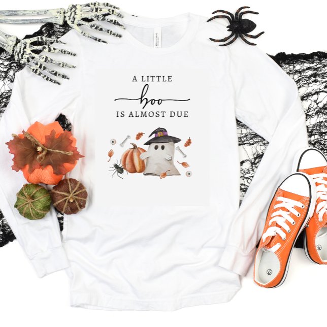 T-shirt Un Petit Boo (Halloween A Little Boo Is Almost Due Baby Shower Shirt)