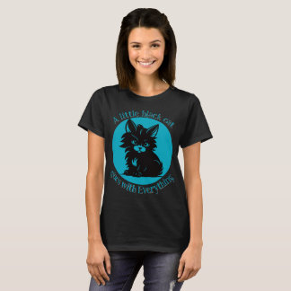 T-shirt Un petit chat noir accompagne Everything V2