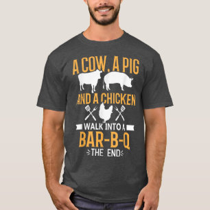 T-shirt Un Poulet De Vache Marcher Dans Le Bar B Q La Fin