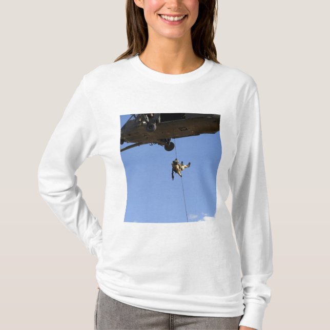 T-shirt Un rappels pararescueman d'un HH-60 (Devant)