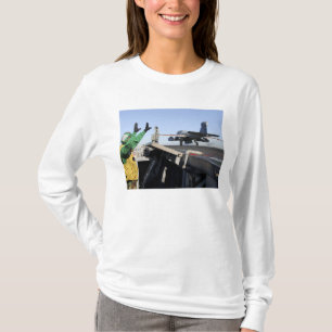 T-shirt Un rôdeur d'EA-6B lance du poste de pilotage