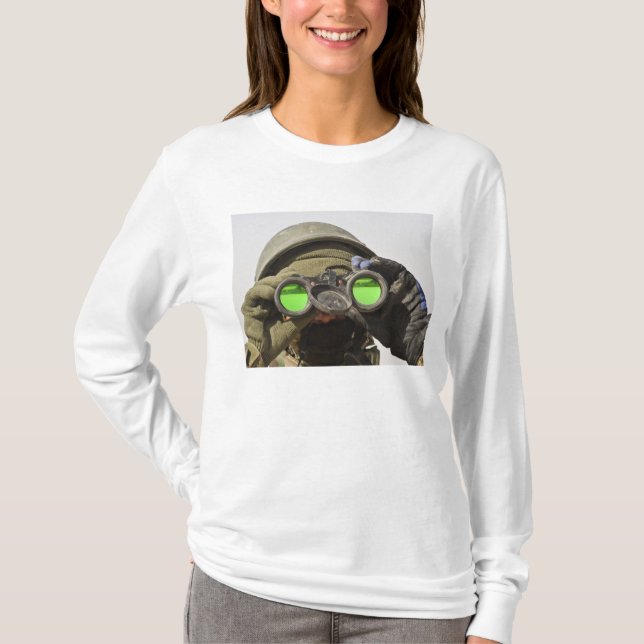 T-shirt Un soldat afghan scanne l'horizon (Devant)