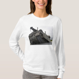 T-shirt Un véhicule de récupération de M88A2 Hercule