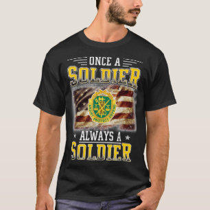 T-shirt Un vétéran de la police militaire toujours un sold