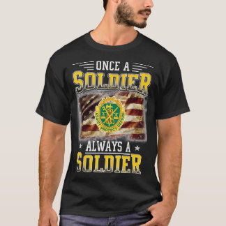 T-shirt Un vétéran de la police militaire toujours un sold