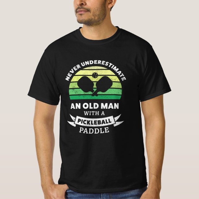 T-shirt Un vieil homme avec un cadeau de Pickleball (Devant)