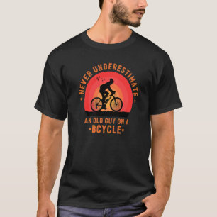 T-shirt Un Vieux Gars Sur Un Vélo Vintage Jamais Sous