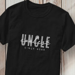 T-shirt Uncle le plus froid Moderne Élégante Fête des père<br><div class="desc">Ce design simple et moderne est composé de la typographie de san serif.</div>