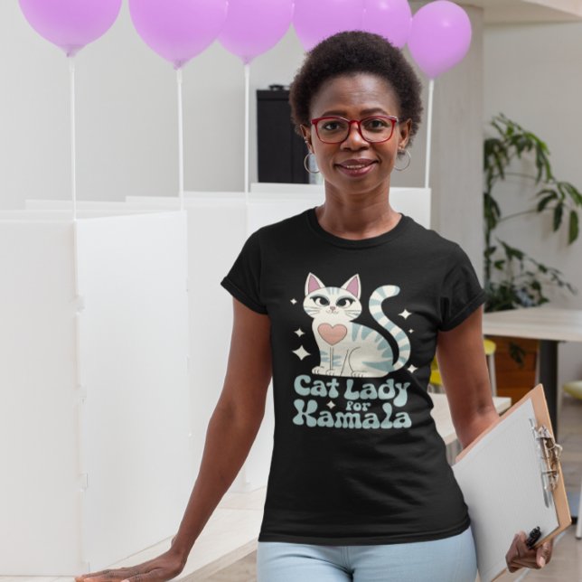 T-shirt Une charmante dame de chats soutient fièrement Kam (Créateur téléchargé)