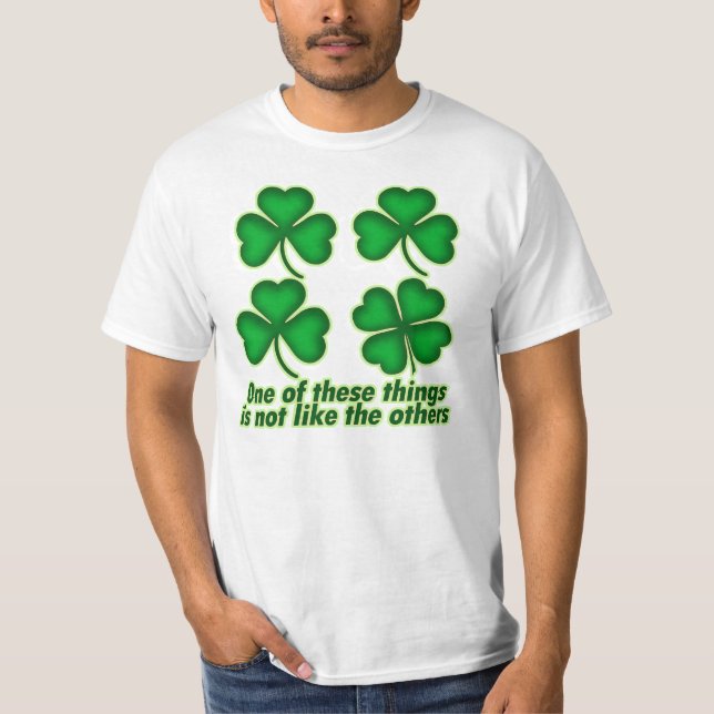 T-shirt Une de ces choses n'est pas comme les autres… (Devant)