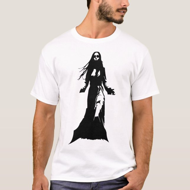 T-shirt Une femme aux cheveux longs, portant un manteau (Devant)