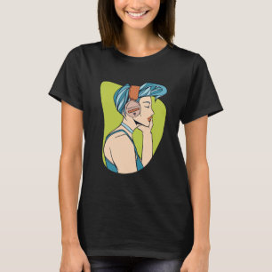 T-shirt Une Femme Haïrée Bleue Écoute De La Musique