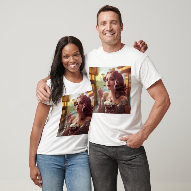 T-shirt Une Femme Mangeant Une Fraction De Banane (Unisexe)