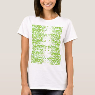 T-shirt Une femme portant un pull gris et des lunettes est