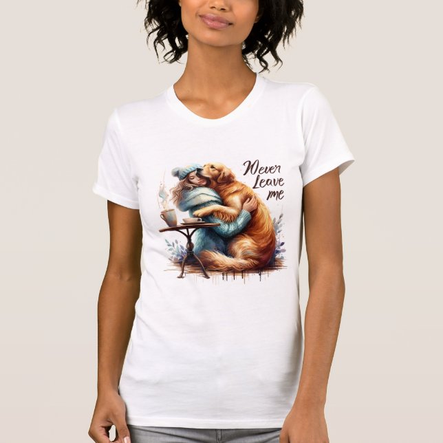 T-shirt Une femme qui serre le chien dans ses bras (Devant)