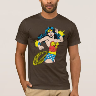 T-shirt Une femme se tortille avec des menottes brillantes