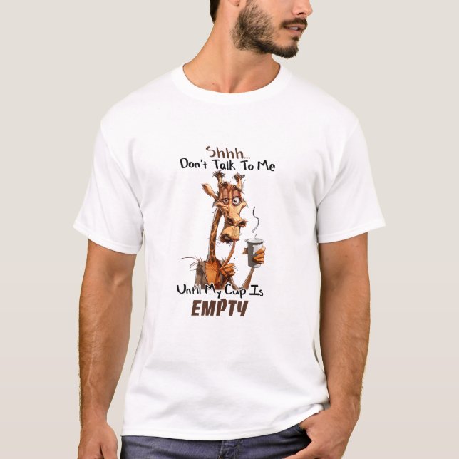 T-shirt Une Girafe Froide Avec Une Coupe De Café (Devant)