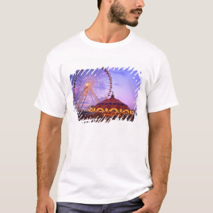 T-shirt Une grande roue et un carrousel au Navy Pier de