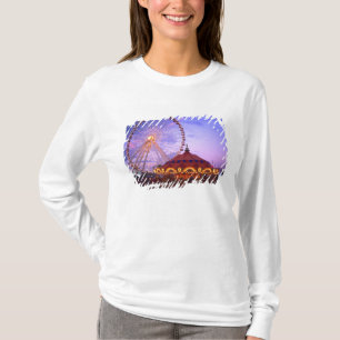 T-shirt Une grande roue et un carrousel au Navy Pier de