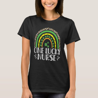 T-shirt Une infirmière chanceuse léopard arc-en-ciel St Pa