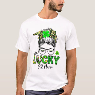 T-shirt Une infirmière chanceuse Messy Bun Shamrock St Pat