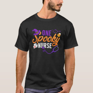 T-shirt Une infirmière Éffrayante Halloween RN Crew Witch