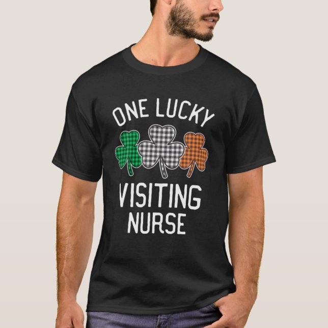 T-shirt Une infirmière invitée chanceuse St Patrick's Day  (Devant)