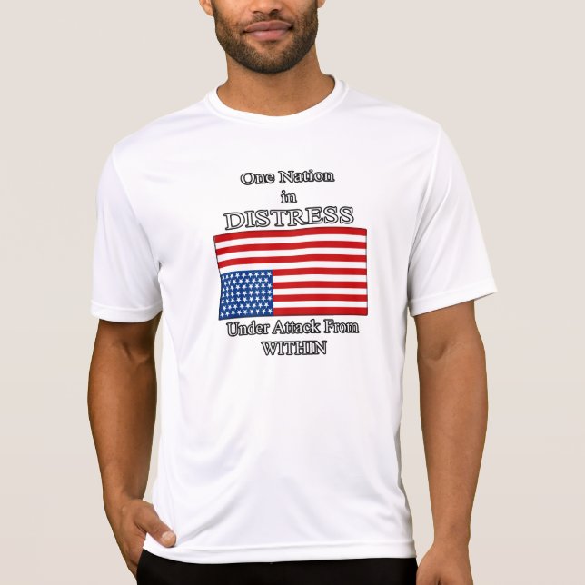 T-shirt "UNE NATION pièce en t DANS DÉTRESSE" (Devant)