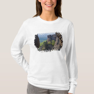 T-shirt Une promenade à travers les ruines du château de B