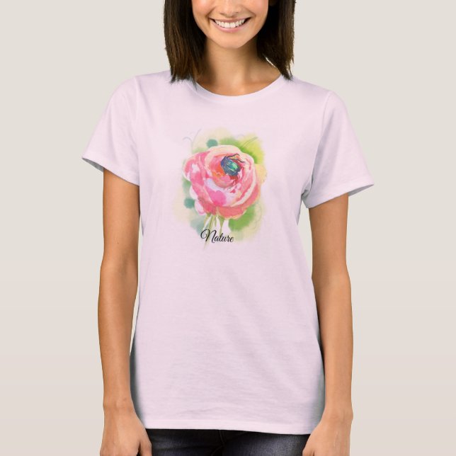 T-shirt une rose délicate et un coléoptère dormant dedans (Devant)