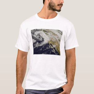 T-shirt Une série de fortes tempêtes avec des vents violen