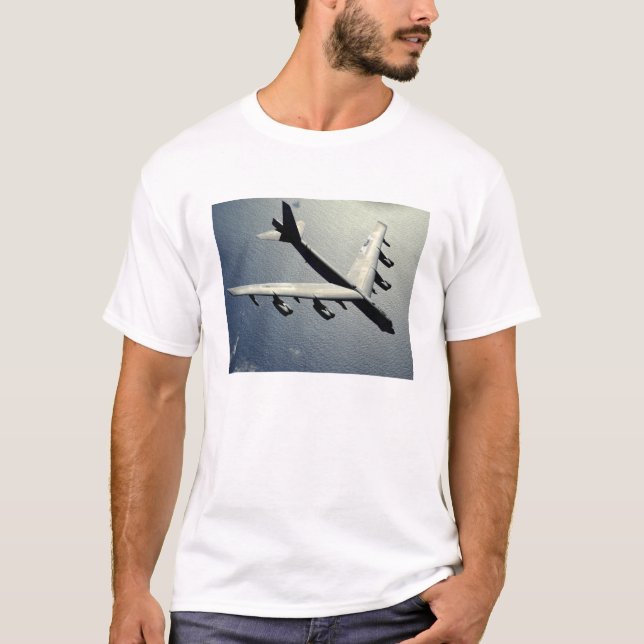 T-shirt Une Stratoforteresse B-52 en vol (Devant)