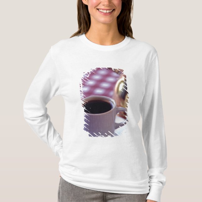 T-shirt Une tasse de café arabe. Syrie. Le Milieu (Devant)